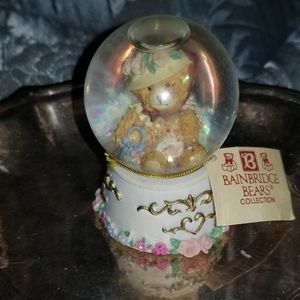 3/$20 Nwt  adorable  Bainbridge  bear collection globe